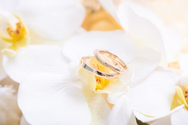 フィオーレには、成婚後も結婚指輪などの特別割引がある